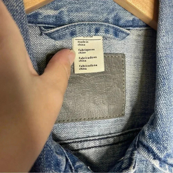 Levi's Blue Denim Button Trucker Jean Jacket Size Small - Picture 7 of 12